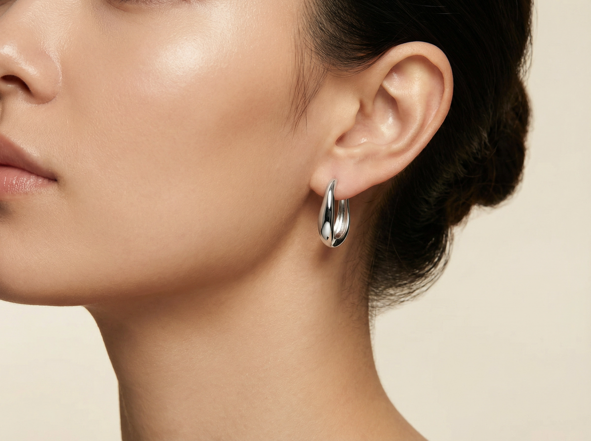 Boucles d'oreilles créoles huggie en forme de goutte d'argent