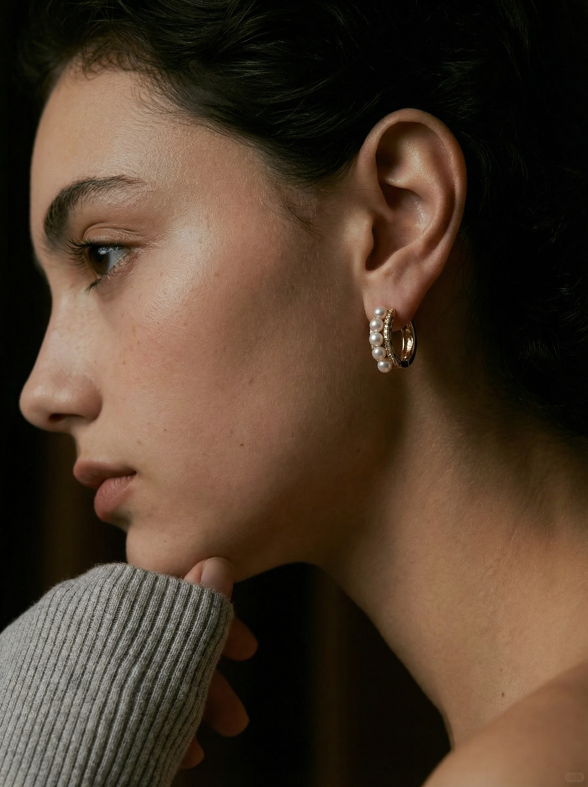Perlage Pearl & Pavé CZ C-Hoop Earrings