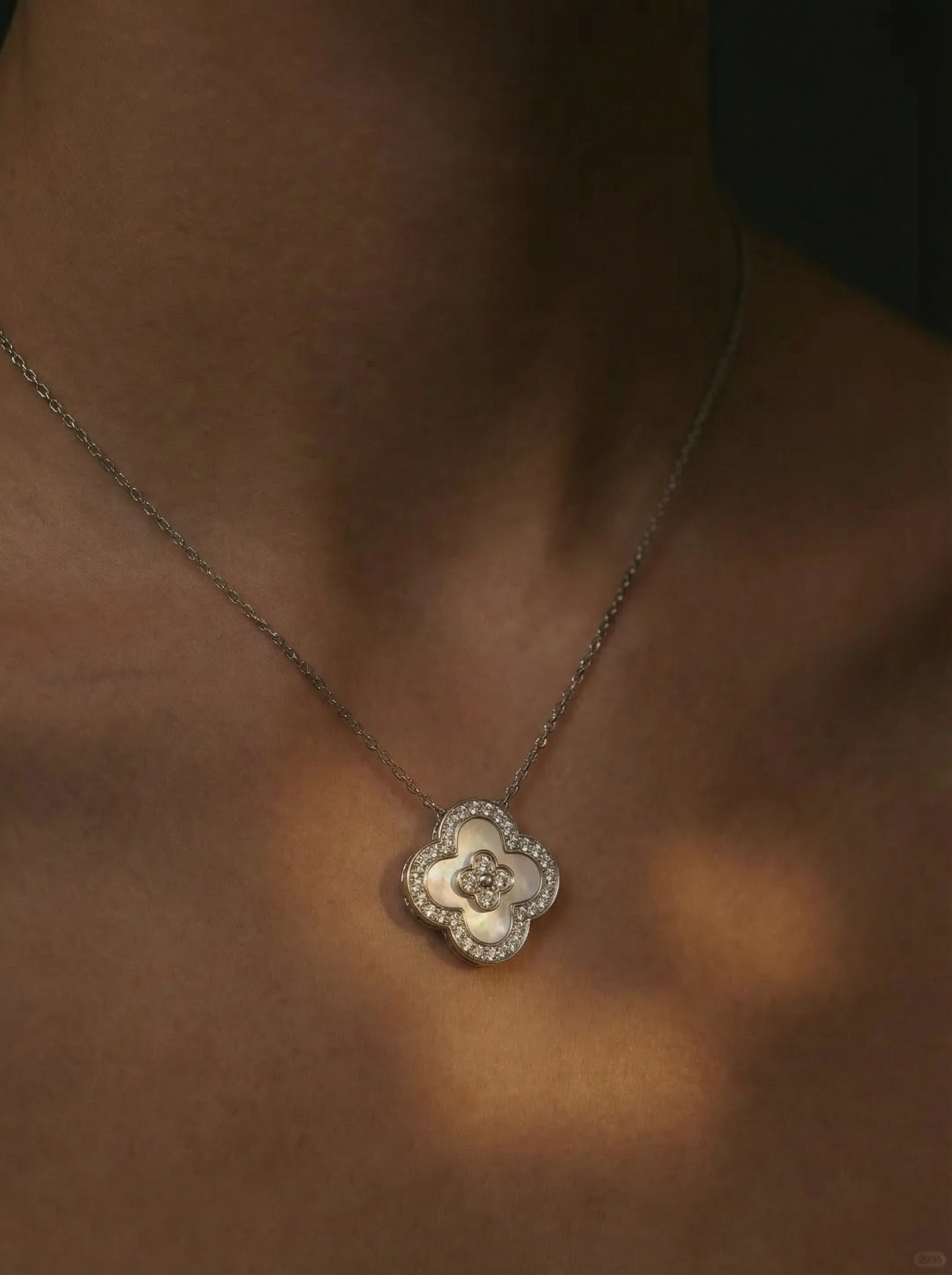 Collier pendentif Trèfle à quatre feuilles porte-bonheur