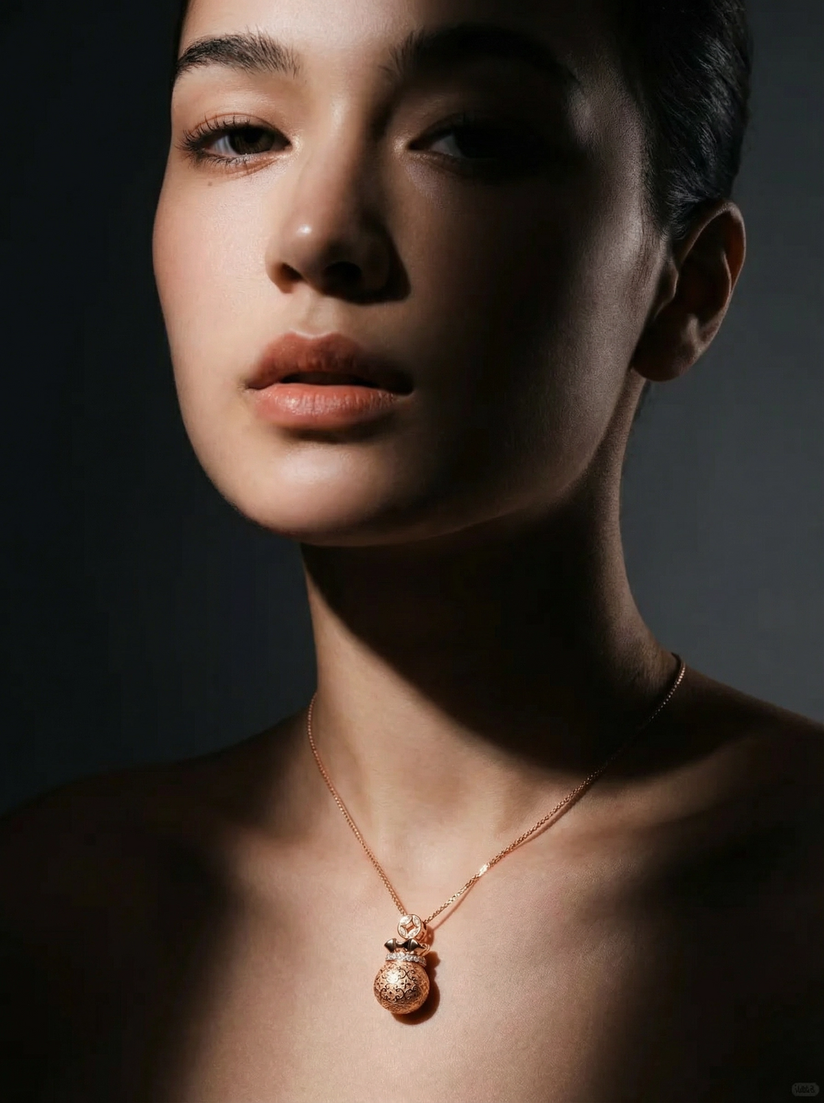 Collier avec pendentif en filigrane sac d'argent de la fortune en or rose avec accents de cristal