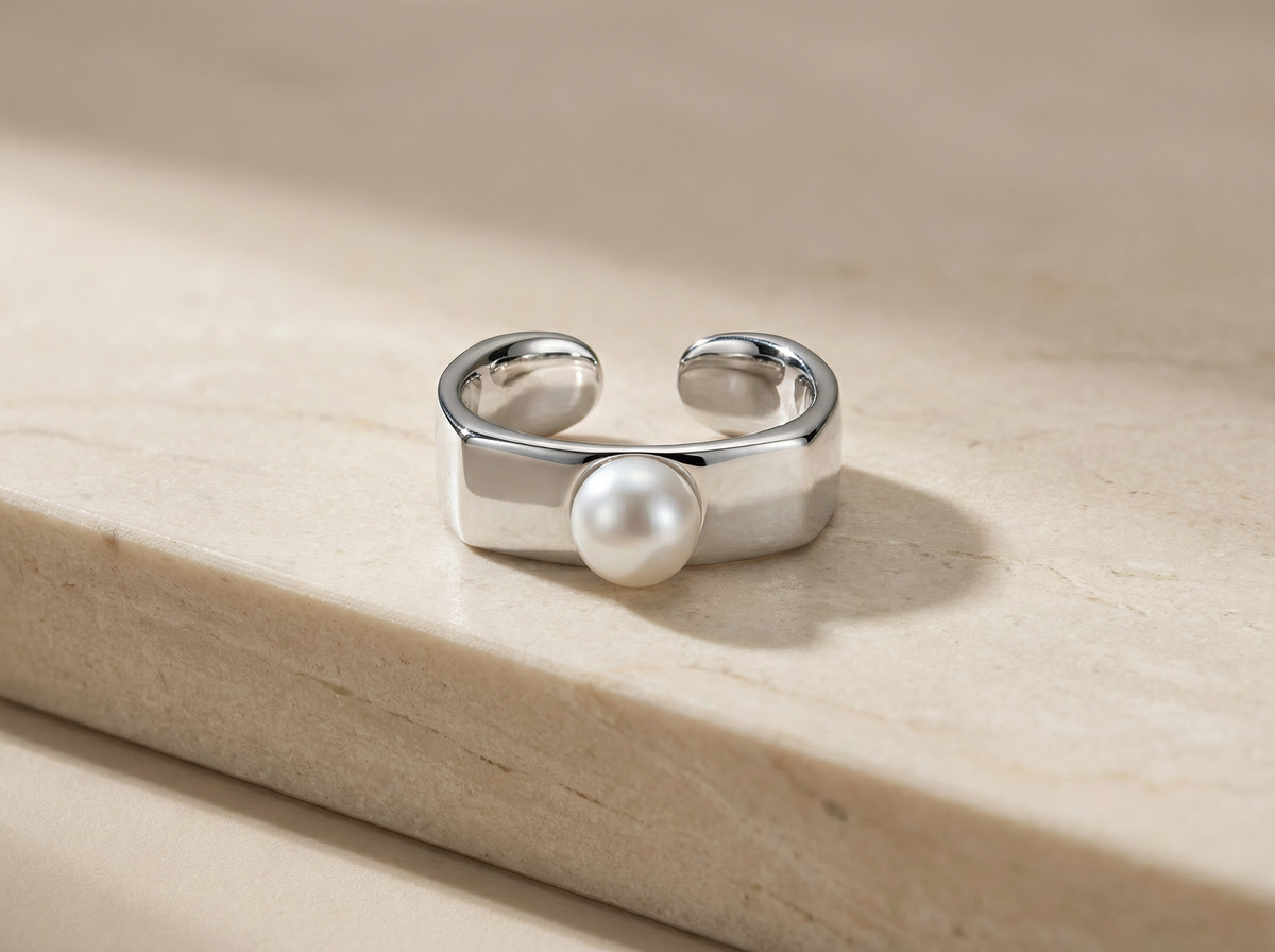 Perlage Single Pearl Open Cuff Ring