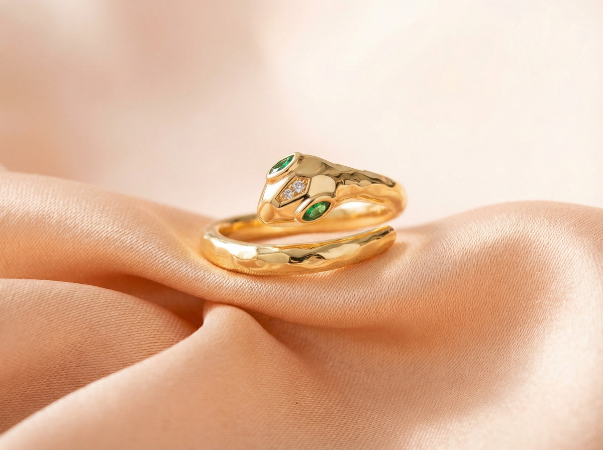 Bague ajustable Serpent aux yeux émeraude