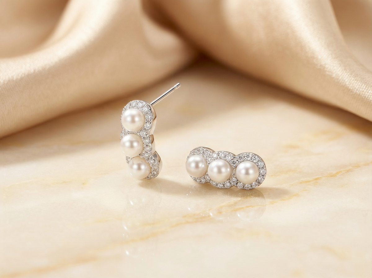Perlage Pearl Stud Earrings